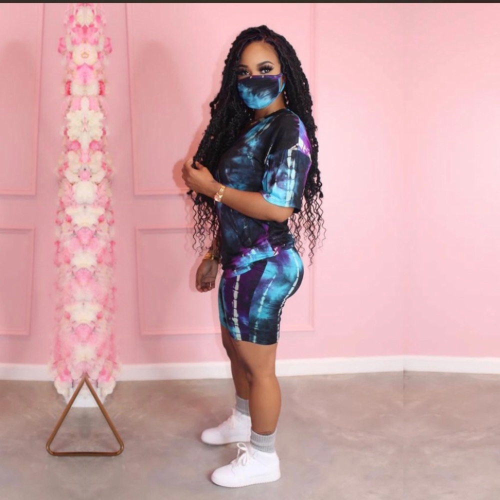 clothes - Picture 1 of 1